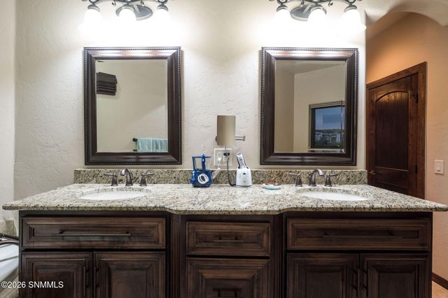 1232 Titania Court, Las Cruces, NM 88007