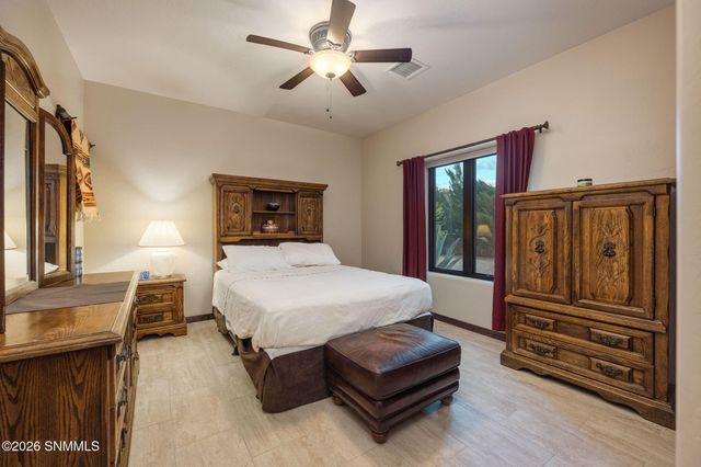 1232 Titania Court, Las Cruces, NM 88007