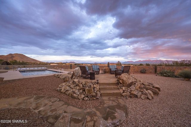 1232 Titania Court, Las Cruces, NM 88007