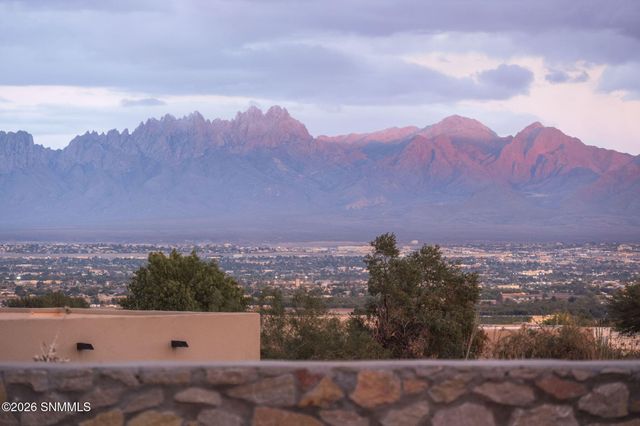 1232 Titania Court, Las Cruces, NM 88007