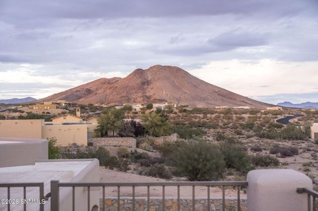 1232 Titania Court, Las Cruces, NM 88007