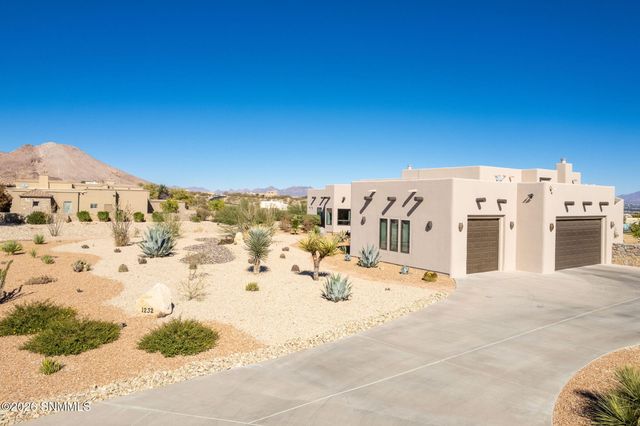1232 Titania Court, Las Cruces, NM 88007