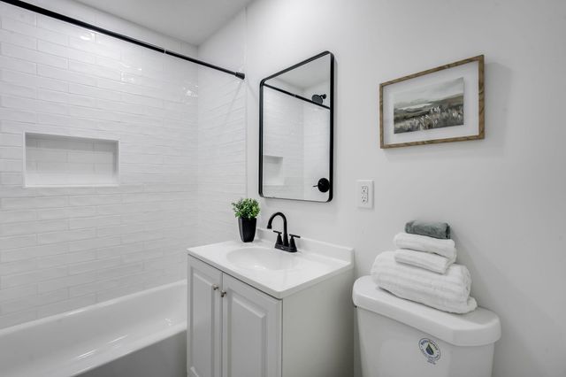 619 N Battin Ave, Wichita, KS 67208