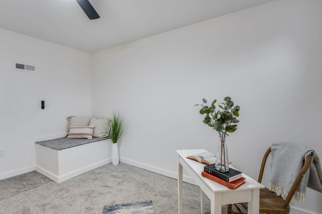 619 N Battin Ave, Wichita, KS 67208