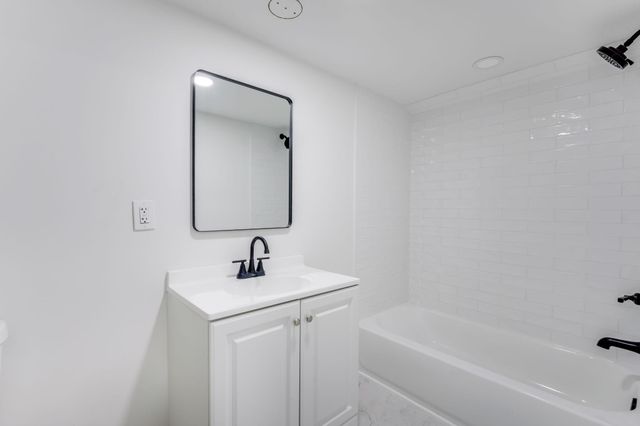 619 N Battin Ave, Wichita, KS 67208