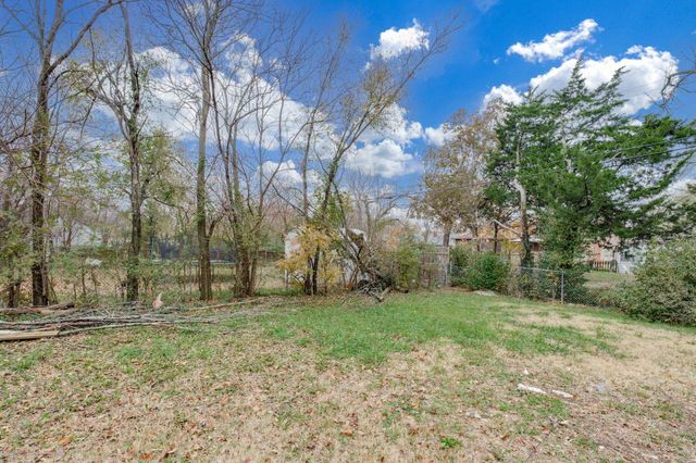 619 N Battin Ave, Wichita, KS 67208