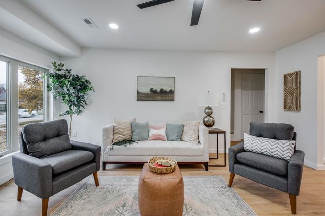 619 N Battin Ave, Wichita, KS 67208