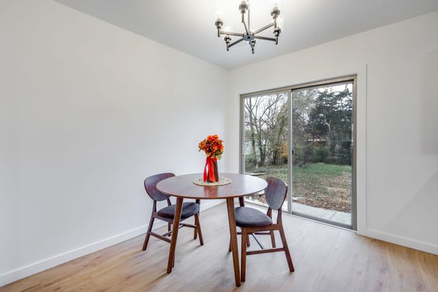 619 N Battin Ave, Wichita, KS 67208