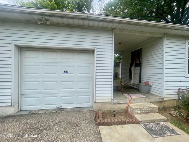 4110 North Ln, Louisville, KY 40216