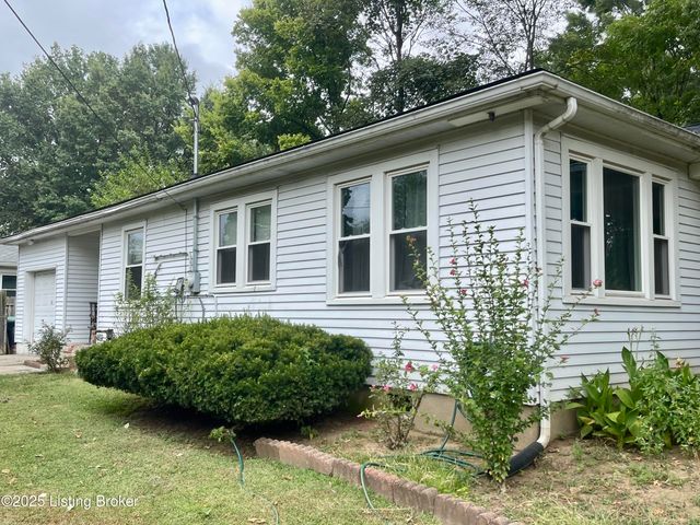 4110 North Ln, Louisville, KY 40216