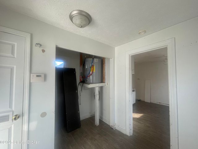 4110 North Ln, Louisville, KY 40216