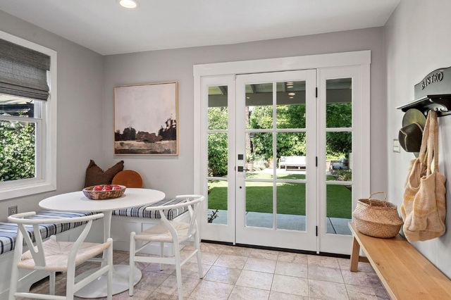 836 52nd St, Sacramento, CA 95819