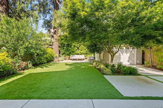 836 52nd St, Sacramento, CA 95819