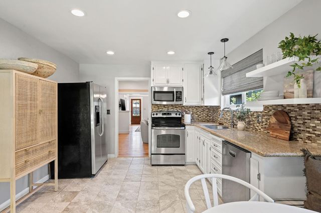 836 52nd St, Sacramento, CA 95819
