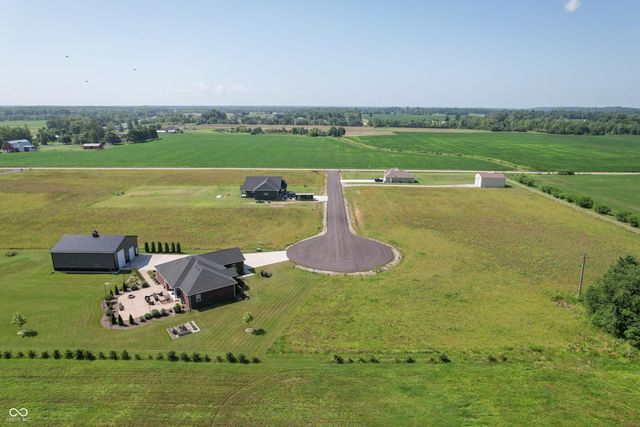 10304 Shamrock Court, Seymour, IN 47274