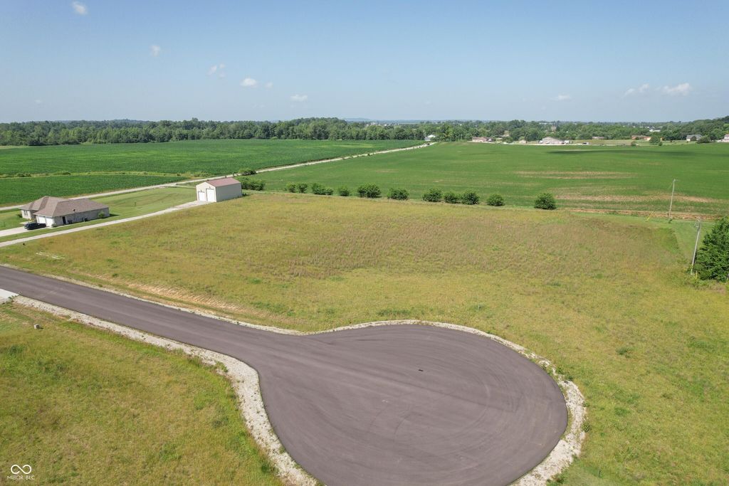 10304 Shamrock Court, Seymour, IN 47274