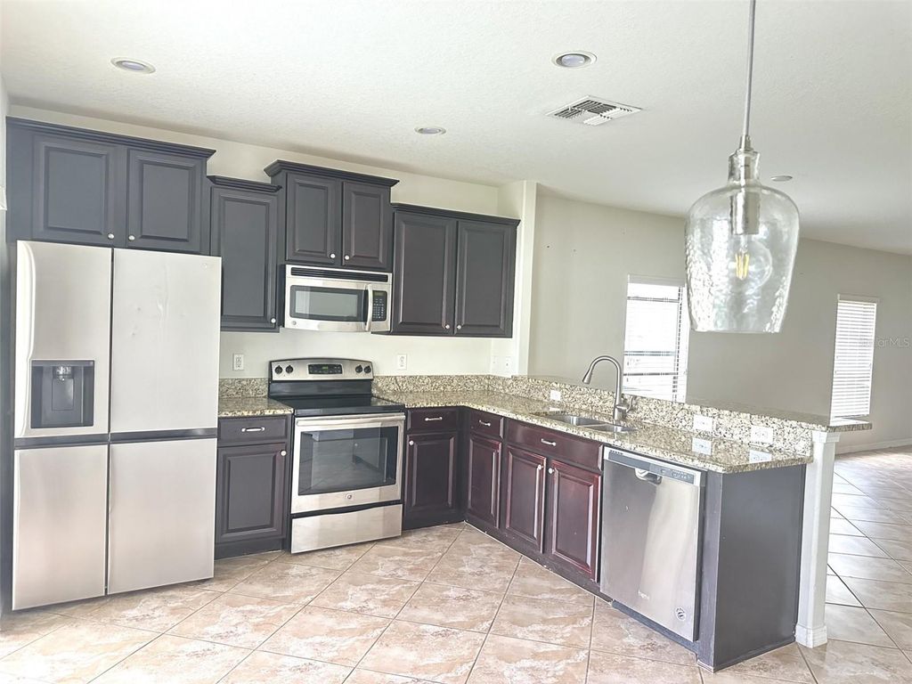 Image 2 of property listing at 20031 DATE PALM WAY, Tampa, FL 33647