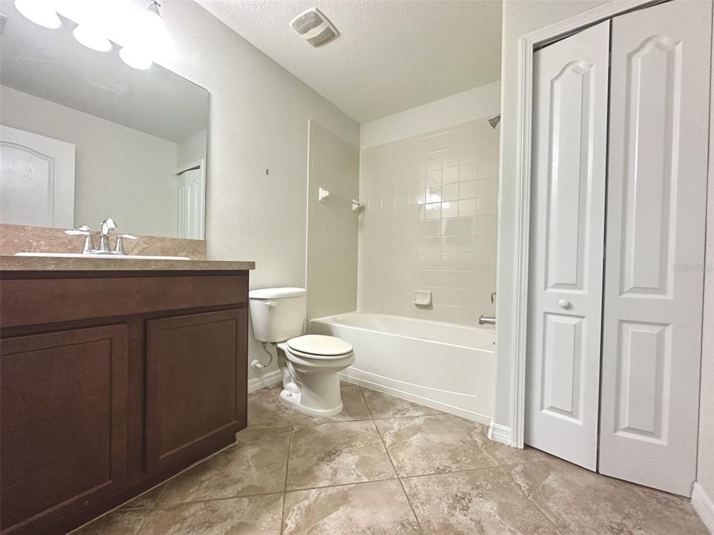 Image 11 of property listing at 20031 DATE PALM WAY, Tampa, FL 33647