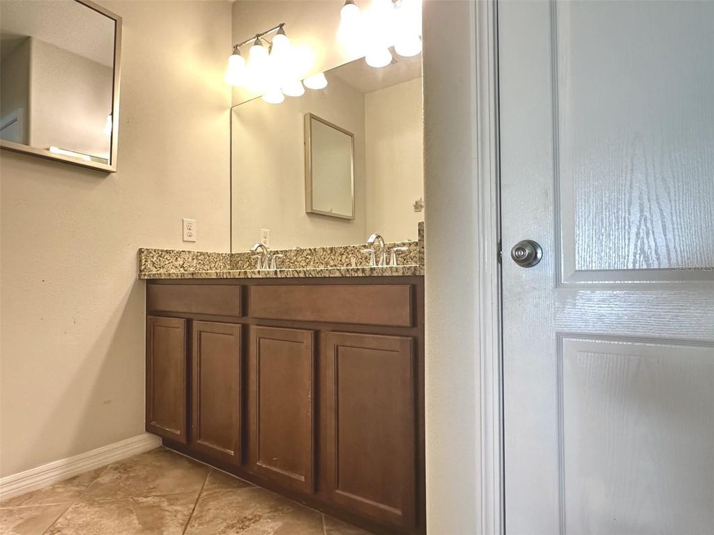 Image 5 of property listing at 20031 DATE PALM WAY, Tampa, FL 33647