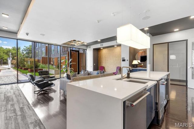 4101 Laclede Avenue 108, St Louis, MO 63108