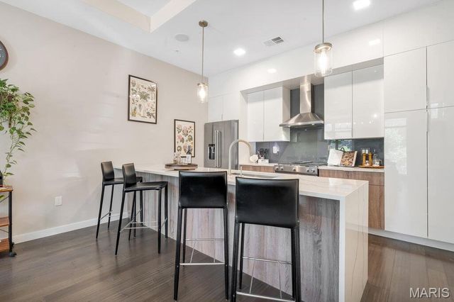 4101 Laclede Avenue 108, St Louis, MO 63108