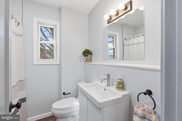 5722 CHILLUM PL NE, Washington, DC 20011