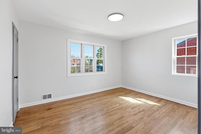 5722 CHILLUM PL NE, Washington, DC 20011