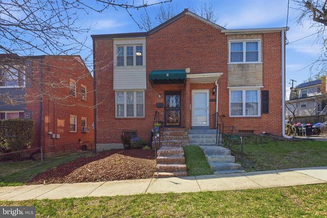 5722 CHILLUM PL NE, Washington, DC 20011
