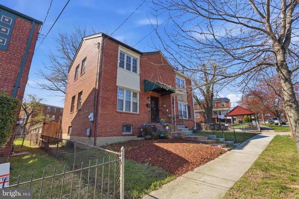 5722 CHILLUM PL NE, Washington, DC 20011