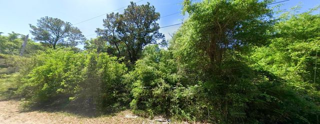 615 Parkersville Rd., Pawleys Island, SC 29585
