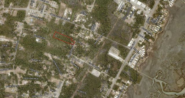 615 Parkersville Rd., Pawleys Island, SC 29585
