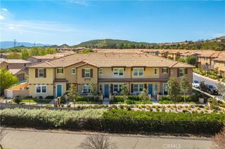 28744 Jardineras, Valencia, CA 91354