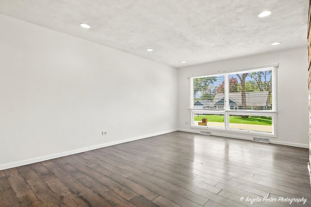 41073 N 3rd Street, Antioch, IL 60002