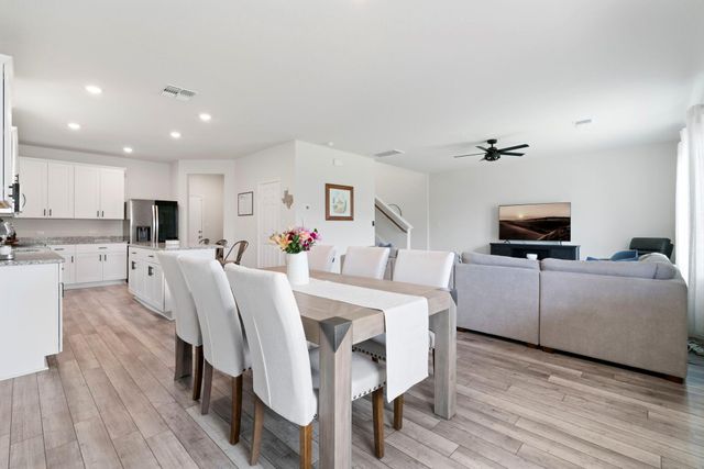 33 Snowy Plover LN, Leander, TX 78641