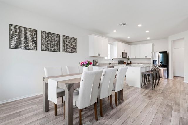 33 Snowy Plover LN, Leander, TX 78641
