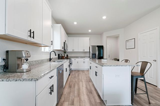 33 Snowy Plover LN, Leander, TX 78641