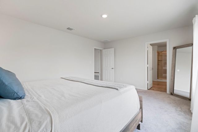 33 Snowy Plover LN, Leander, TX 78641