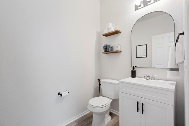 33 Snowy Plover LN, Leander, TX 78641