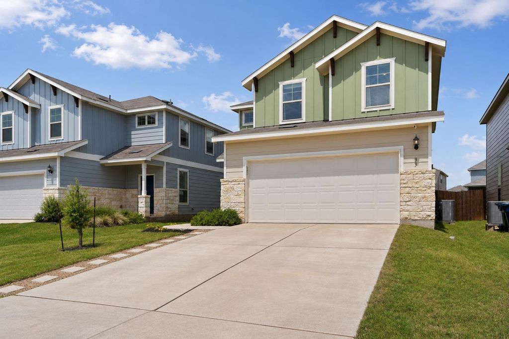 33 Snowy Plover LN, Leander, TX 78641