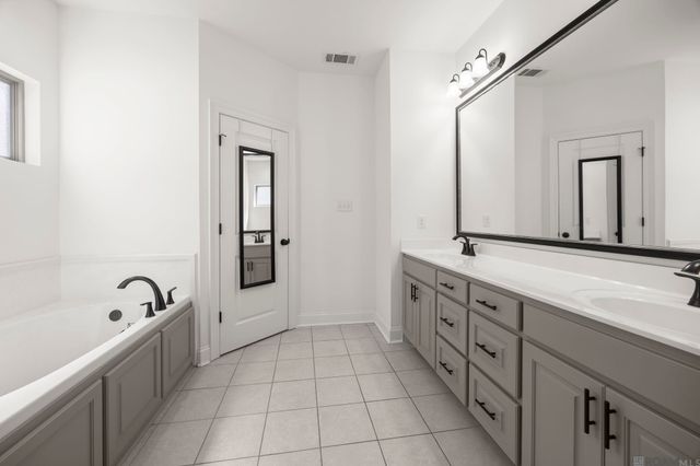 12836 Pirates Alley, Central, LA 70818