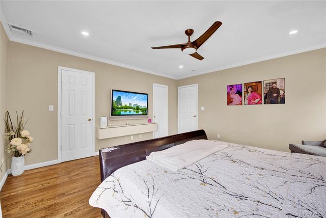 7631 264th Street, Glen Oaks, NY 11004