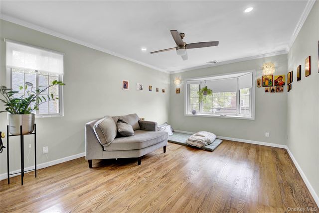 7631 264th Street, Glen Oaks, NY 11004