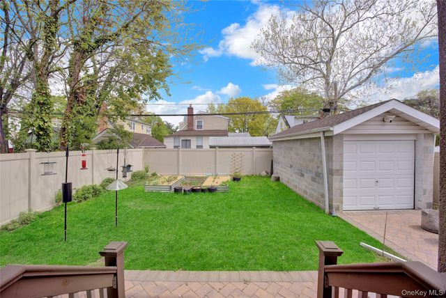 7631 264th Street, Glen Oaks, NY 11004