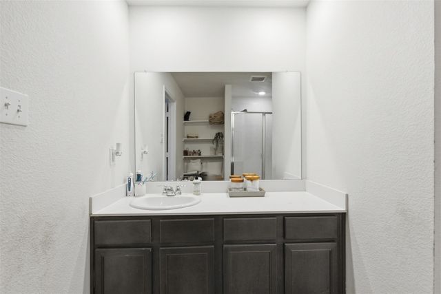1200 Canterbury Lane, Ennis, TX 75119