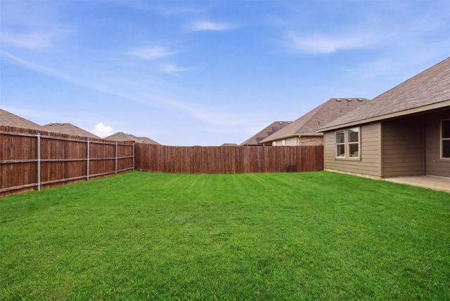 1200 Canterbury Lane, Ennis, TX 75119