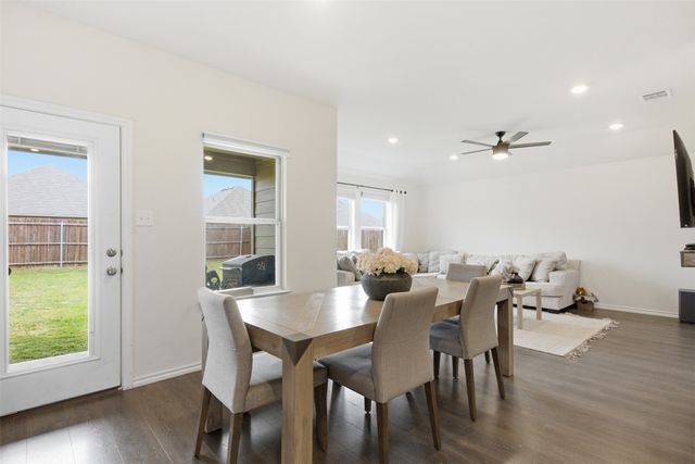 1200 Canterbury Lane, Ennis, TX 75119