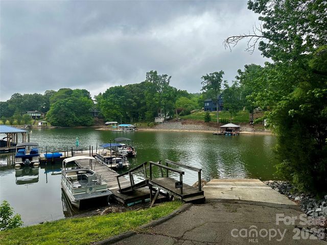 263 Spring Shore Road, Statesville, NC 28677