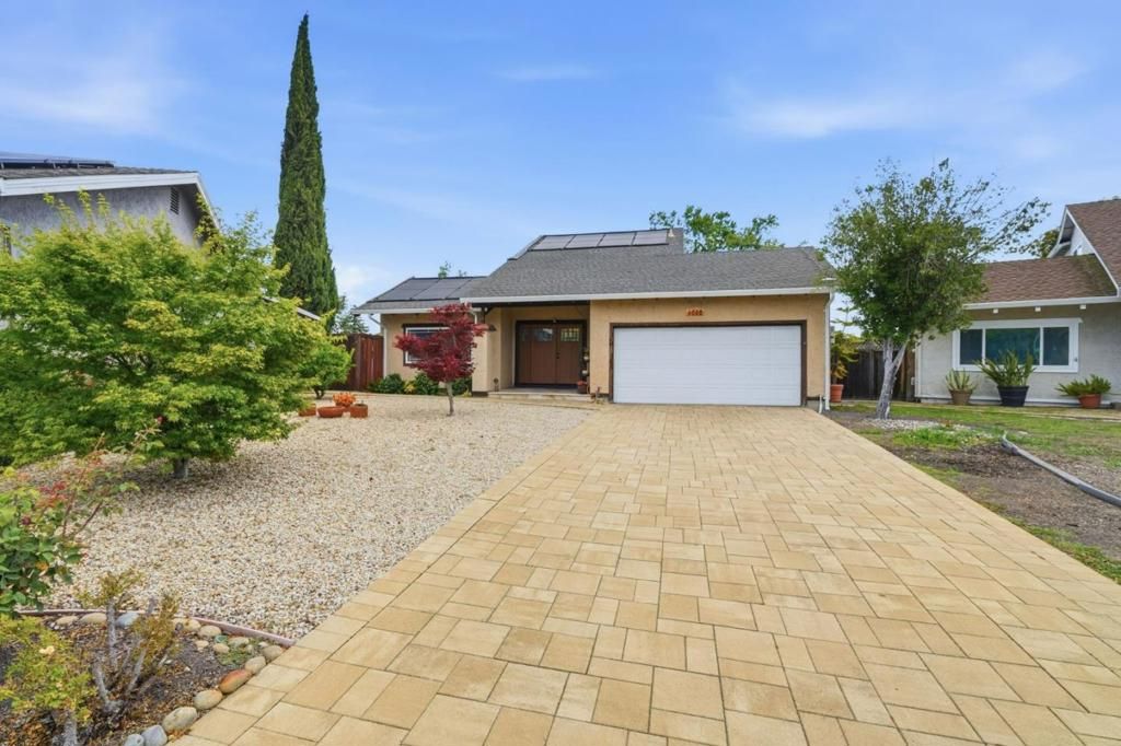 Image 7 of property listing at 4002 Agatha Way, San Jose, CA 95136