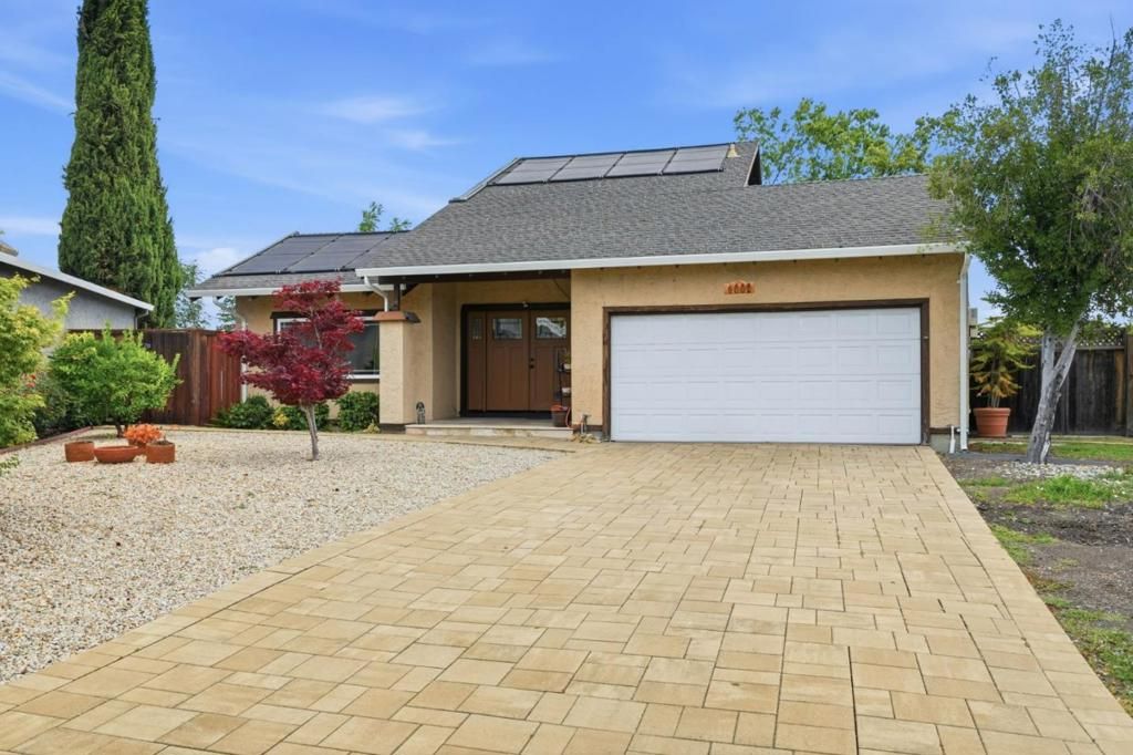 Image 8 of property listing at 4002 Agatha Way, San Jose, CA 95136
