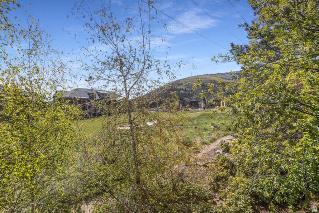 Image 22 of property listing at 2025 CANYONS RESORT DR #Q8, Park City, UT 84098